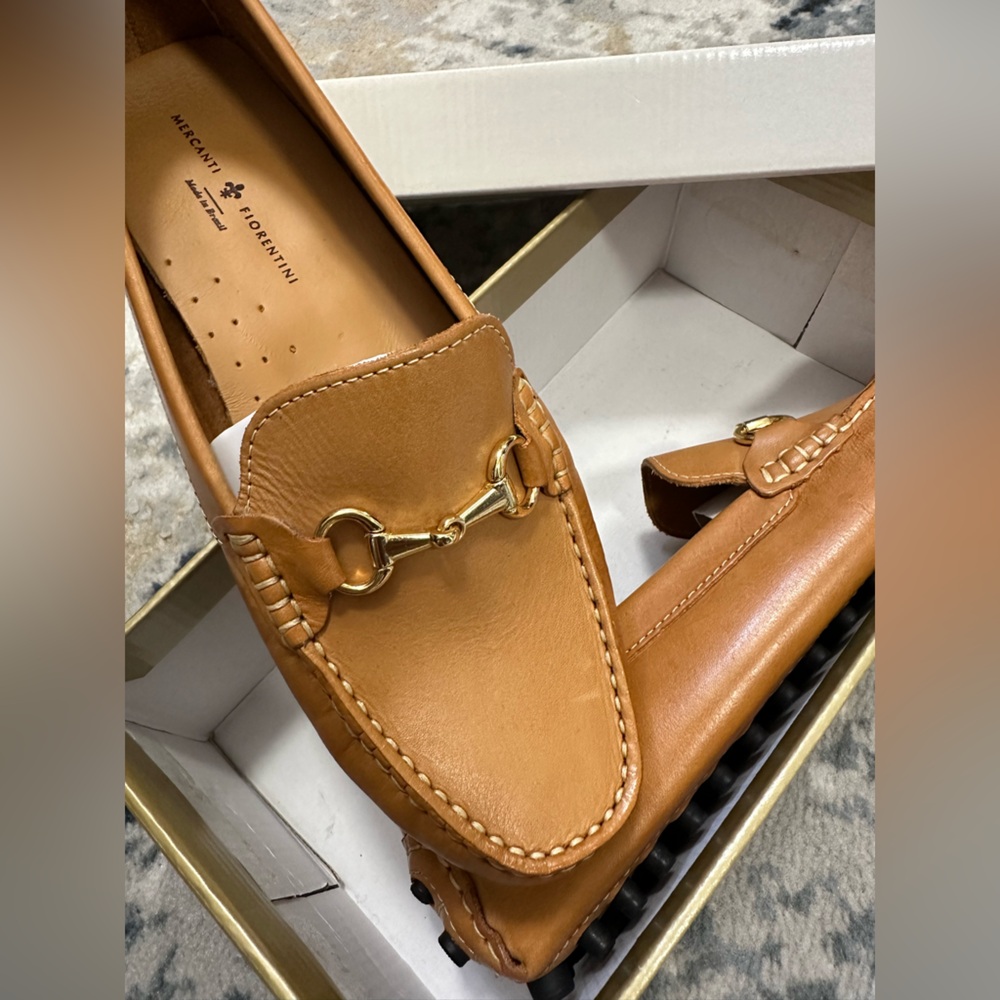 BRAND NEW Mercanti Florentini Women Loafers. Size 9.5